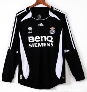 (Category: ) located in . Submitted by calcio_sport_jersey (Listing ID 1458221499, Image 1). Description: .