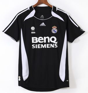 (Category: ) located in . Submitted by calcio_sport_jersey (Listing ID 1458221166, Image 1). Description: .