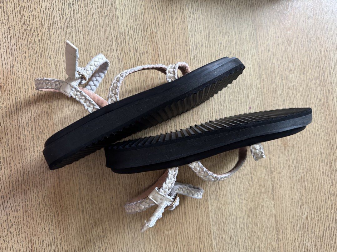 Renegade Folk Seasons Bare Slides (Category: Sandals) located in Quezon City. Submitted by liora.finds (Listing ID 1458018345, Image 3). Description: Original Price : ₱4,190 Size: 8 but it fits better for those who wear size 7 Color: Creme Brand: Renegade Folk Details: 9.5/10 condition Old design Wore it twice It still looks new My friends said it was really cute sandals :) No box RFS: Decluttering MOP: GCash / BDO Courier: Gogo Xpress, J&T Expre