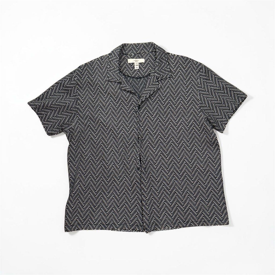 River Island Cuban Polo (Category: Tshirts & Polo Shirts ) located in Manila. Submitted by lessstuffstudio (Listing ID 1458158359, Image 1). Description: River Island Cuban Patterned Polo Size XL (boxy fit) Condition 9/10 Negotiable for sure buyers.