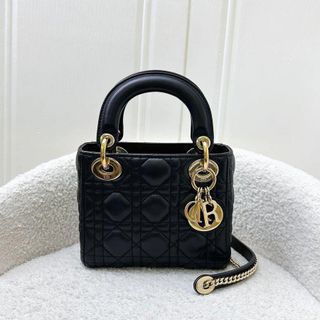 (Category: ) located in . Submitted by brands_lover (Listing ID 1458110854, Image 1). Description: .