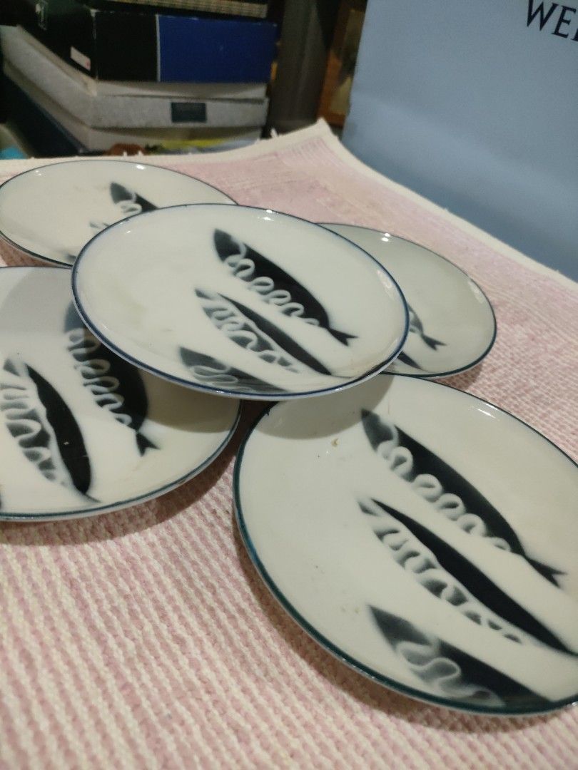 Set of 5 Ceramic Plates with Fish Design (Category: Dinnerware & Cutlery) located in Bulacan. Submitted by hunterherojapanjdm (Listing ID 1458149861, Image 3). Description: - Set of 5 small ceramic plates - Features cute black and white fish design - Edges have a thin blue trim - Ideal for serving snacks or small appetizers - Adds a charming touch to your table setting - Feel free to ask any questions!.
