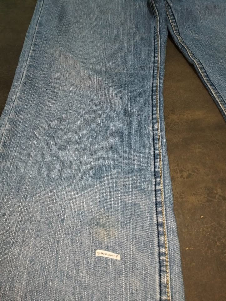 Simply Basic Vintage Medium Wash Straight Fit Jeans (Category: Jeans) located in Valenzuela. Submitted by euniverse888 (Listing ID 1458234609, Image 3). Description: 📐 Measurements (Flat): Waist (W): 34" Length (L): 42" Thigh (T): 10" Hem (H): 7.5" 📍Issues: Minor yellow stain on the lower leg area (indicated by the small tape pointer in the close-up photo) Otherwise in good thrifted condition (already washed/nalabahan na) 📍Details: Brand: Simp