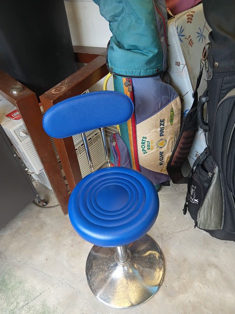 Small low bar stall (Category: Chairs) located in Makati City. Submitted by freddie1972london (Listing ID 1458131012, Image 3). Description: low style bar stool. see online pic for details.