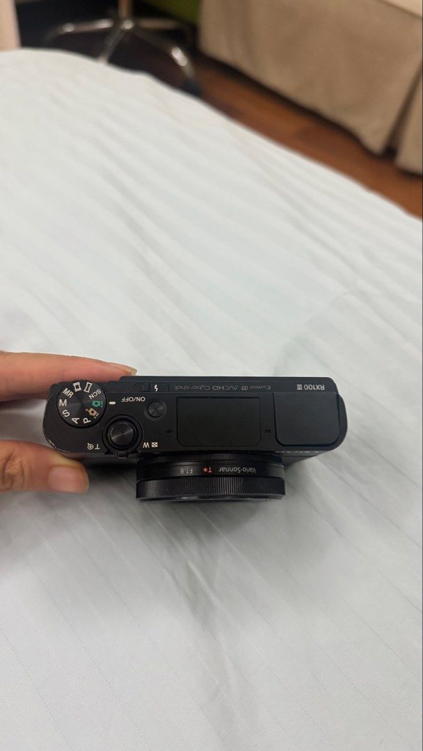 SONY RX100 III / Mark 3 (Category: Cameras) located in Manila. Submitted by lplc30 (Listing ID 1458124148, Image 2). Description: Selling a used Sony RX100 III. Lady owned. lightly used. Used only on trips. Minor cosmetic issues. fully functional. sample photos in the listing (no edits. sooc) dm me so i can send the photos in its original quality. i can also send video condition of the unit. what you see is what you get. includes: camera wt batte