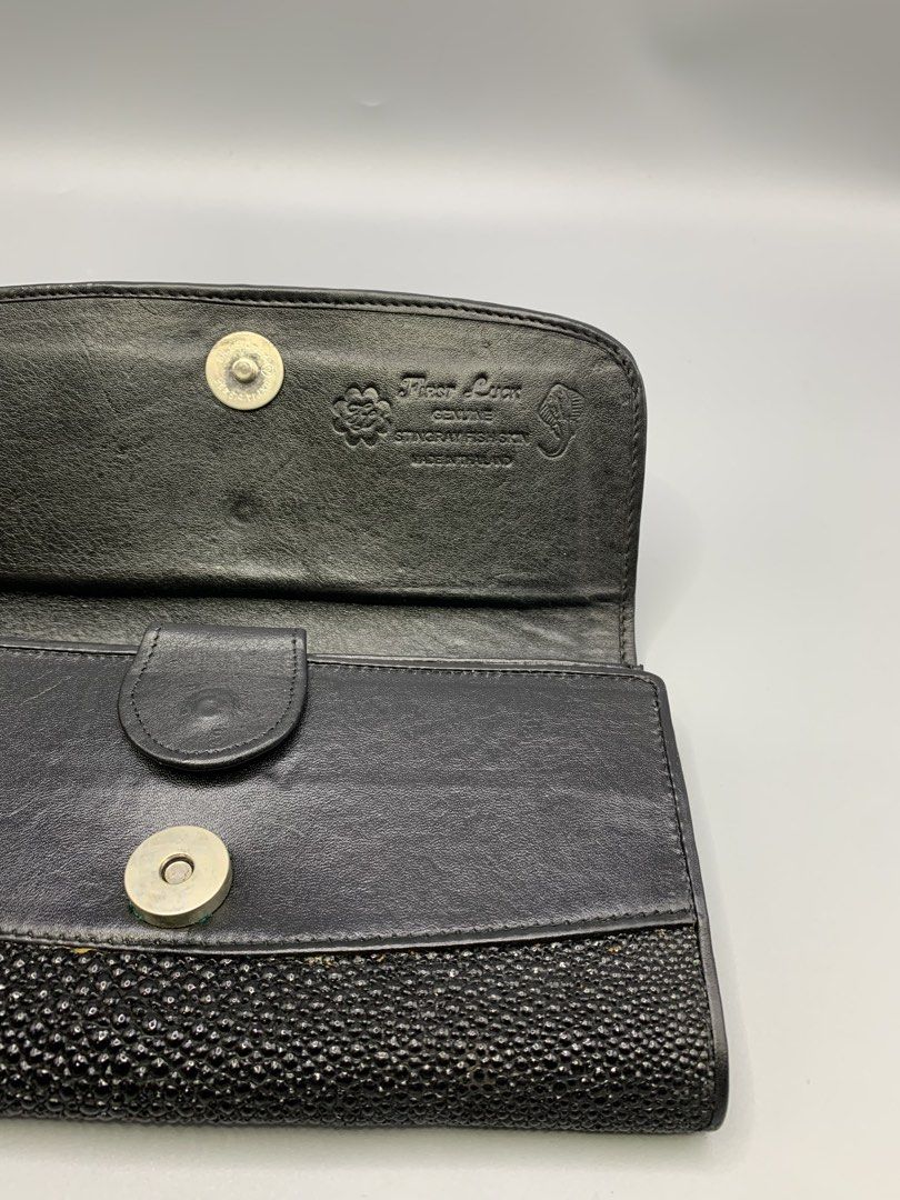 STINGRAY FISH SKIN WALLET (Category: Wallets & Card holders) located in Bulacan. Submitted by ridersthrift_ph (Listing ID 1458191148, Image 3). Description: In Great Condition No Flaws Made in Thailand Authentic Gcash Payment Bulacan 📍.
