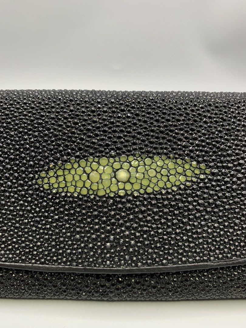STINGRAY FISH SKIN WALLET (Category: Wallets & Card holders) located in Bulacan. Submitted by ridersthrift_ph (Listing ID 1458191148, Image 2). Description: In Great Condition No Flaws Made in Thailand Authentic Gcash Payment Bulacan 📍.