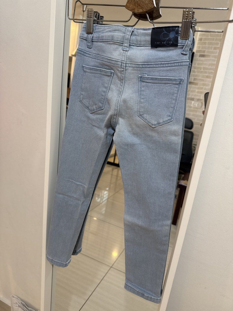 Tiny Button Jean (Category: Babies & Kids Fashion) located in Kuala Lumpur. Submitted by irisimmiclothes (Listing ID 1458110840, Image 3). Description: - Never wear before, just wash once .