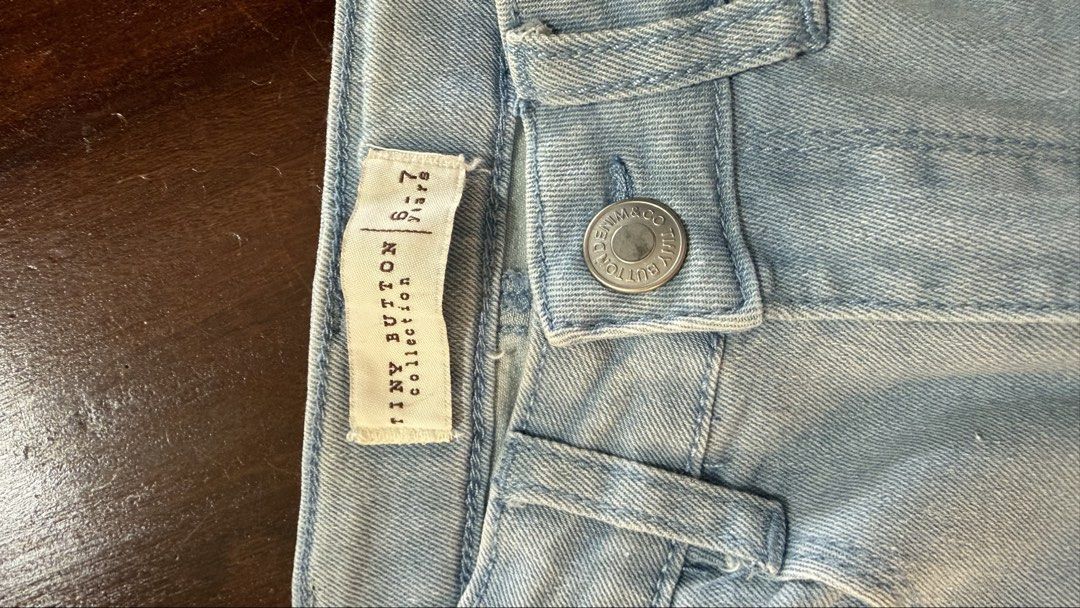 Tiny Button Jean (Category: Babies & Kids Fashion) located in Kuala Lumpur. Submitted by irisimmiclothes (Listing ID 1458110840, Image 2). Description: - Never wear before, just wash once .