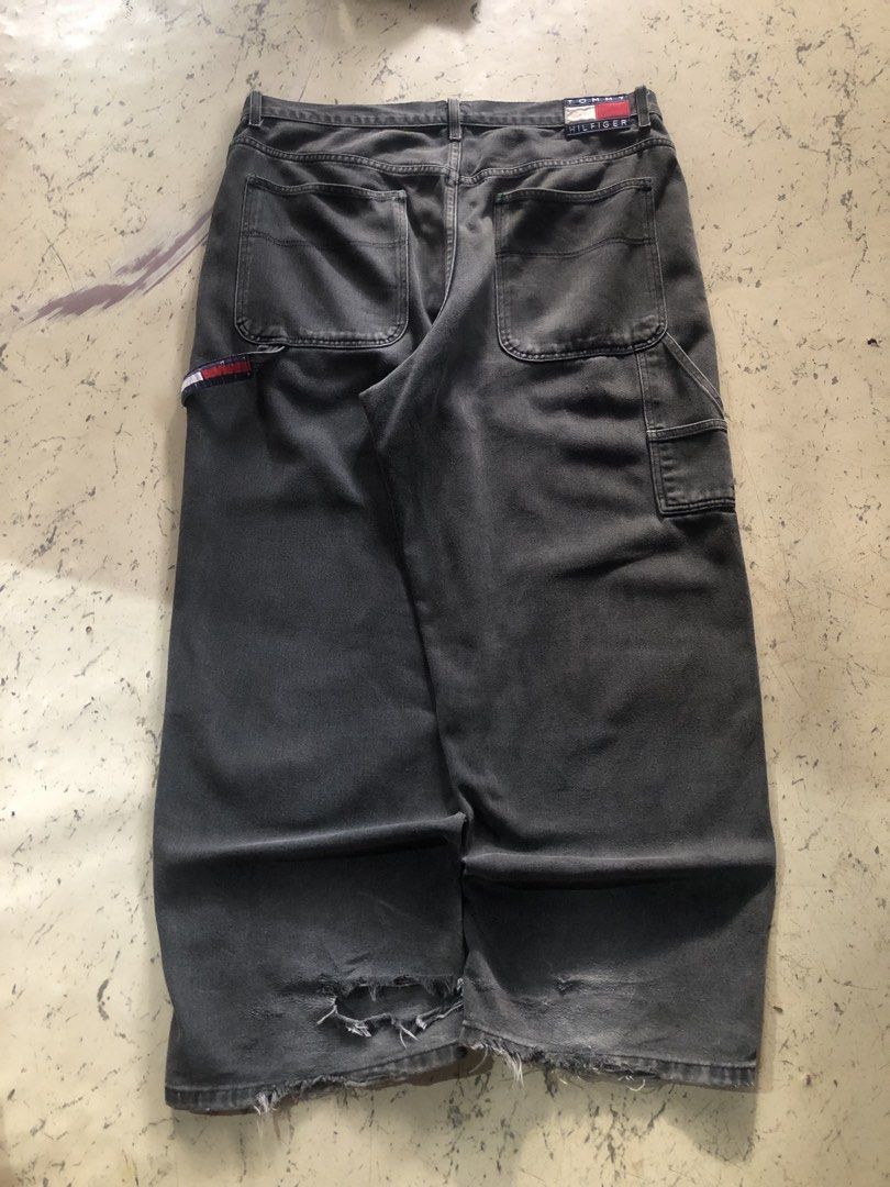 🏷️TOMMY HILFIGER (Category: Jeans) located in Cagayan de Oro. Submitted by jericc1 (Listing ID 1458160165, Image 2). Description: 🏷️TOMMY HILFIGER Mesurement: W-40 (on tag) L-43.5 T-16.5 H-10 Price: 1.999+sf Issue: Last picture NEED WASH🫧🛁.