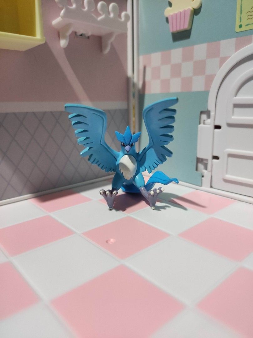 TOMY Pokemon Figure - Articuno (Category: Figurines & Statues) located in Taguig. Submitted by lilrootshop (Listing ID 1458262457, Image 1). Description: ***Crossposted*** Price: 350 AUTHENTIC Pass sa lowballers! First to pay basis. No COD. For item reservation, a down payment of 50% or 100 pesos (whichever is less) is required. Down payment is non-refundable. One month reservation only. Location: Taguig (near BGC) MOP: GCash / GoTyme / CIMB.