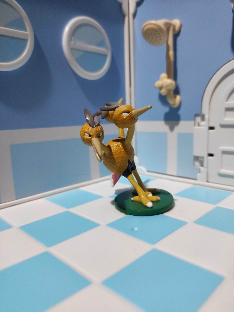 TOMY Pokemon Figure - Dodrio (Category: Figurines & Statues) located in Taguig. Submitted by lilrootshop (Listing ID 1458266008, Image 3). Description: ***Crossposted*** Price: 500 AUTHENTIC Pass sa lowballers! First to pay basis. No COD. For item reservation, a down payment of 50% or 100 pesos (whichever is less) is required. Down payment is non-refundable. One month reservation only. Location: Taguig (near BGC) MOP: GCash / GoTyme / CIMB.