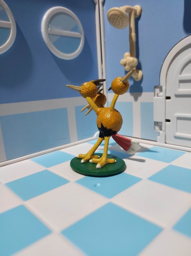 TOMY Pokemon Figure - Dodrio (Category: Figurines & Statues) located in Taguig. Submitted by lilrootshop (Listing ID 1458266008, Image 2). Description: ***Crossposted*** Price: 500 AUTHENTIC Pass sa lowballers! First to pay basis. No COD. For item reservation, a down payment of 50% or 100 pesos (whichever is less) is required. Down payment is non-refundable. One month reservation only. Location: Taguig (near BGC) MOP: GCash / GoTyme / CIMB.