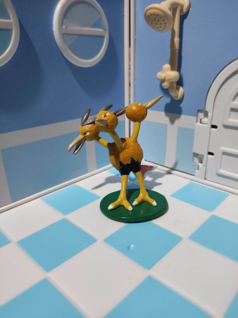 TOMY Pokemon Figure - Dodrio (Category: Figurines & Statues) located in Taguig. Submitted by lilrootshop (Listing ID 1458266008, Image 1). Description: ***Crossposted*** Price: 500 AUTHENTIC Pass sa lowballers! First to pay basis. No COD. For item reservation, a down payment of 50% or 100 pesos (whichever is less) is required. Down payment is non-refundable. One month reservation only. Location: Taguig (near BGC) MOP: GCash / GoTyme / CIMB.
