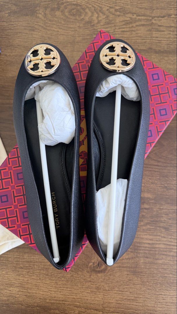 Tory Burch Ballerina Flats (Category: Flats & Sandals) located in Naga. Submitted by irisht.33 (Listing ID 1458144971, Image 3). Description: TORY BURCH • Color: Black • Size: 7 • Condition: Brand new, never worn • RFS: Bought the wrong size ✨ Never used and in perfect condition. Letting go at a good price! 💬 Message me for questions or additional photos 🤝 Smooth & hassle-free transactions .