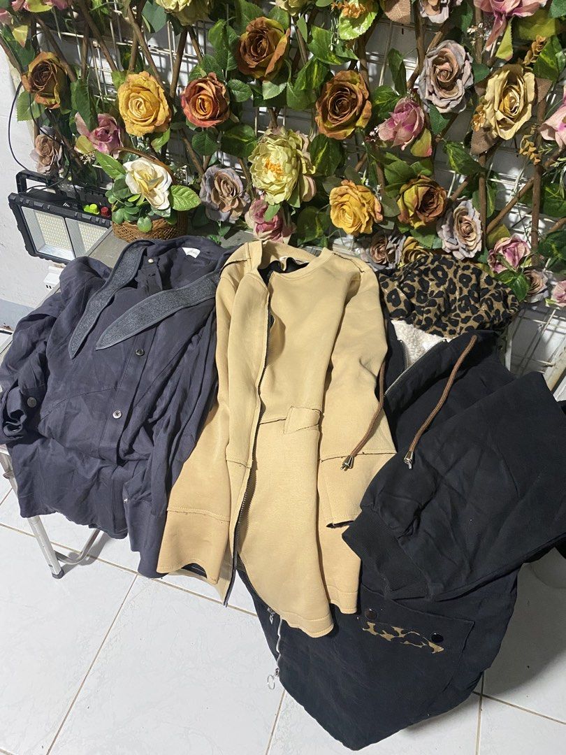 Ukay Coats (Category: Coats, Jackets and Outerwear) located in Caloocan City. Submitted by mzmarsz (Listing ID 1458152023, Image 1). Description: Not brandnew Ukay po ito .