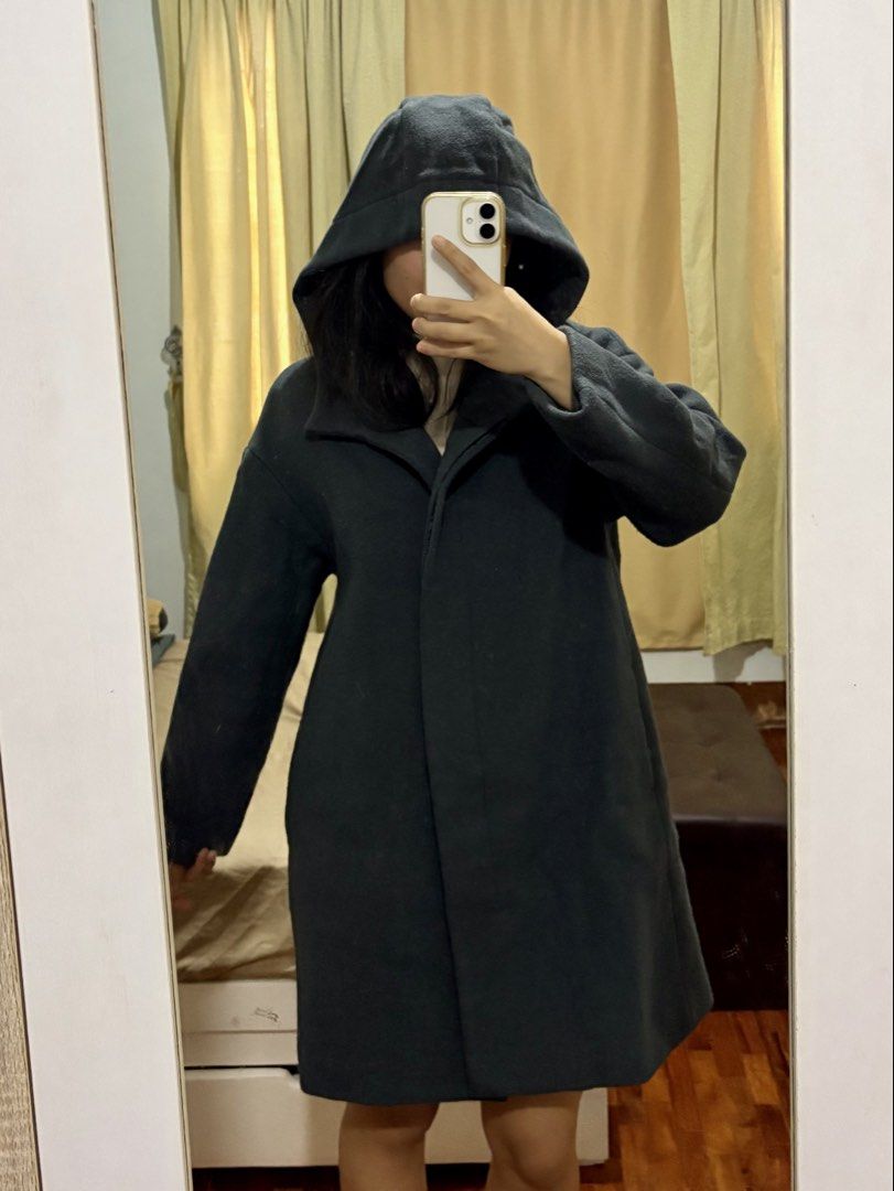 Uniqlo Coat with hood (Category: Coats, Jackets and Outerwear) located in Manila. Submitted by shopaes (Listing ID 1458180523, Image 2). Description: Uniqlo Coat with hood • thick material, u can use with hood or no hood • stylish and chic when worn, perfect for travel abroad! • actual photos • used for travel [ rfs: declutterring ] • for same day delivery within metro manila .