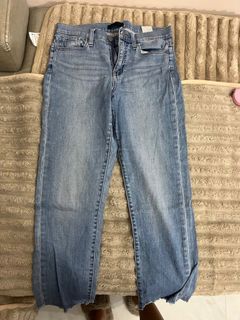 (Category: ) located in . Submitted by lovinthrift (Listing ID 1458205832, Image 1). Description: .
