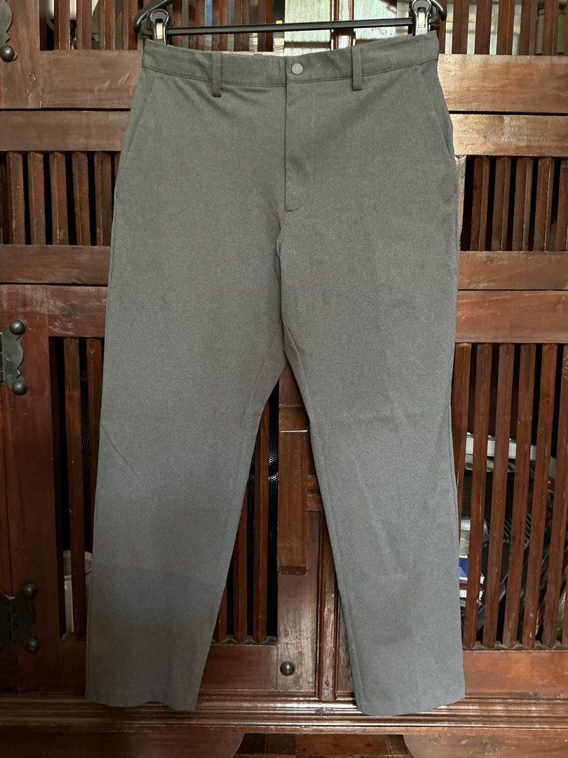 Uniqlo Gray Pants | Small (Category: Trousers) located in Quezon City. Submitted by shopabilitymnl (Listing ID 1458202462, Image 2). Description: .