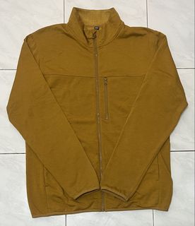 (Category: ) located in . Submitted by amirul_uniqlo_gu_store (Listing ID 1458102552, Image 1). Description: .