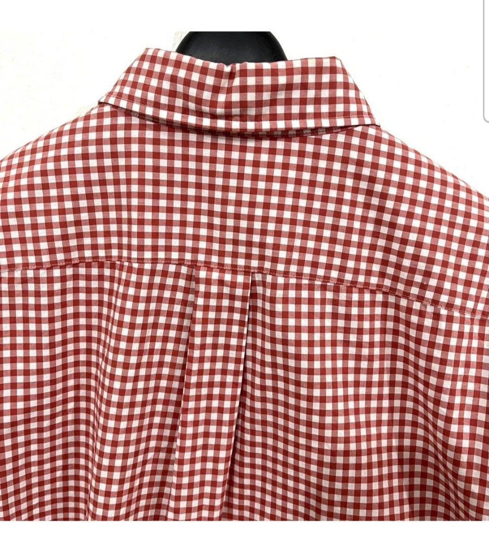 Uniqlo Mens Longsleeve (Category: Formal Shirts) located in Quezon City. Submitted by jz2nc (Listing ID 1458203827, Image 3). Description: 18" shoulder 20" pit 28" length.