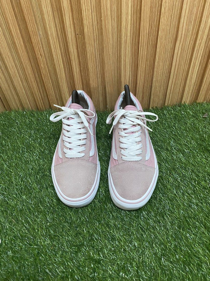 VANS (Category: Sneakers) located in Butuan. Submitted by chang_14 (Listing ID 1458211459, Image 3). Description: .