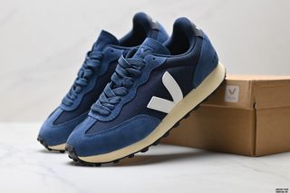 (Category: ) located in . Submitted by factory.shoes.outlet (Listing ID 1458139002, Image 1). Description: .