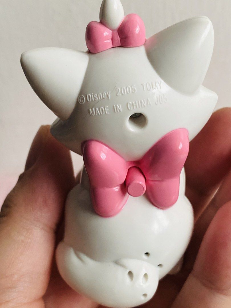 Vintage 2005 DisneyMarie Cat Display (Category: Vintage Collectibles) located in Manila. Submitted by kawaii_omocha_est2020 (Listing ID 1458264074, Image 3). Description: ✅Mine now/ Pay now ✅ Please scan all photos for more details. ✅ Manage your expectation. Most of items are preloved. ✅ Actual color may vary due to lighting conditions. ✅ Gcash Pyment ✅ Mode of Delivery Via Flash Express 🚫No Low Balling/ Low Ballers will be ignored. 🚫No Reserv