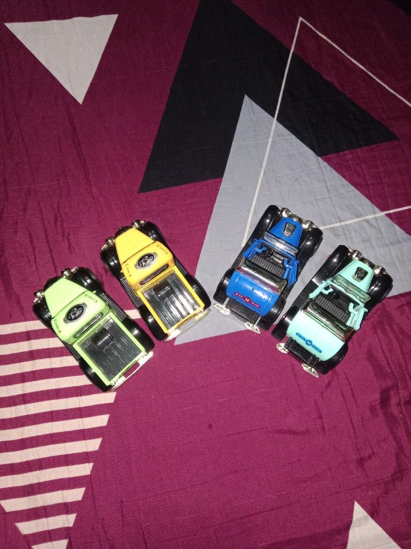 Vintage classical retro Model (Category: Vehicle & Diecast Models) located in Marikina City. Submitted by ms.crybabe (Listing ID 1458244070, Image 3). Description: Decluttering my vintage classical retro cars‼️ I brought it somewhere and it was my first ever vintage collection. - for only 350 for 4 cars.