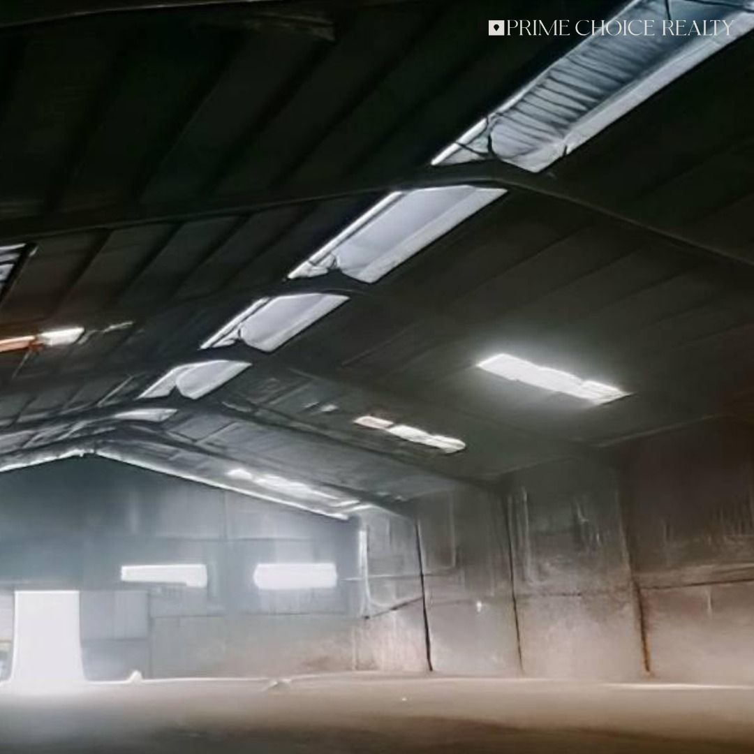 Warehouse in Marilao, Bulacan (Category: Commercial) located in Quezon City. Submitted by primechoicerealtyinc (Listing ID 1458122726, Image 3). Description: FOR LEASE Warehouse in Marilao, Bulacan Available Sizes: • 1,000 sqm • 1,100 sqm • 1,200 sqm • 1,500 sqm • 1,700 sqm Asking Price: ₱160/sqm Ideal for warehousing, storage, logistics, and business operations. Contact us for more details and to schedule a viewing: +63924 128 1040.
