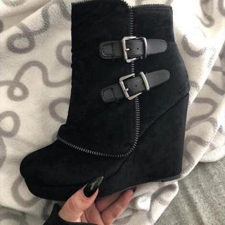 (Category: ) located in . Submitted by y2kqueen (Listing ID 1458276023, Image 1). Description: .