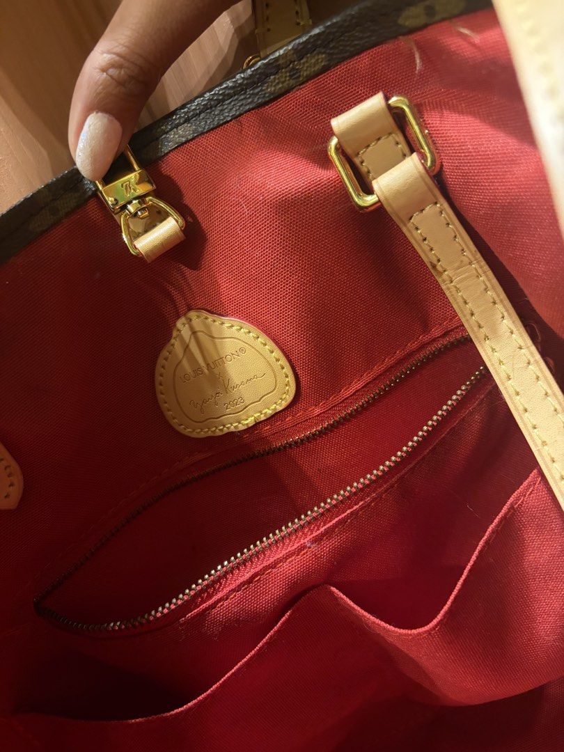 yayoi kusama LV (Category: Shoulder Bags) located in Pasig City. Submitted by bettinab27 (Listing ID 1458130996, Image 3). Description: really good quality fixable damage inside.