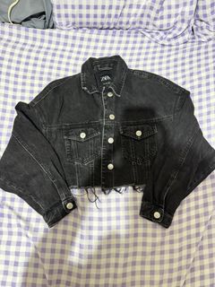 (Category: ) located in . Submitted by declutteringcloset (Listing ID 1458242372, Image 1). Description: .