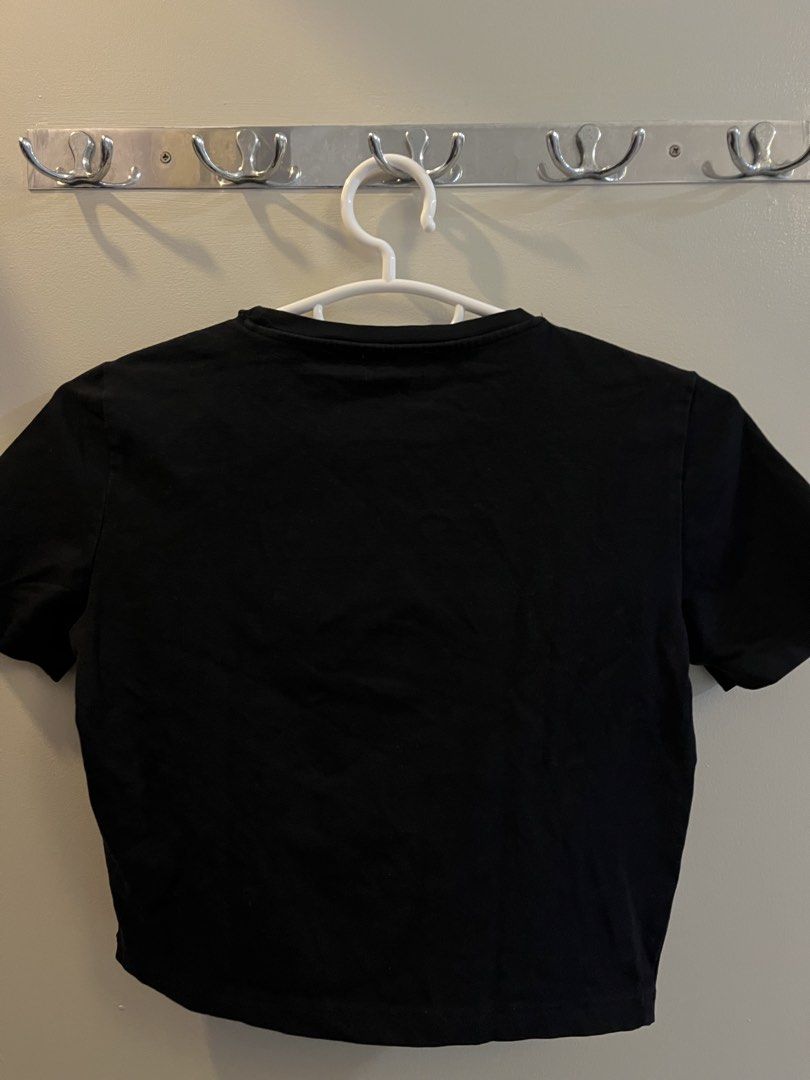 zara black cropped t-shirt small (Category: Shirts) located in Cavite. Submitted by cielocarino (Listing ID 1458164729, Image 2). Description: delivery fee will be shouldered by the buyer..