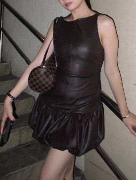 ZARA BROWN LEATHER DRESS (Category: Dresses) located in Manila. Submitted by nicswhuut (Listing ID 1458224458, Image 2). Description: 📌can do lalamove (manila area only!) 📌j&t for outside manila 📌mop: gcash, maya, or metrobank 📌loc: sampaloc, manila 📌lp are posted UNLESS u r getting 2 or more items then i can give discount 🤗.