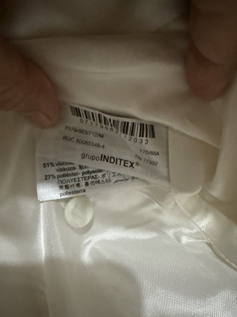 Zara Double Breasted Vest (Category: Others Tops) located in Zamboanga. Submitted by bliss23closet (Listing ID 1458202529, Image 3). Description: BNWT Zara double breasted vest Size: Medium Flaw: missing button (with extra button on washtag) .