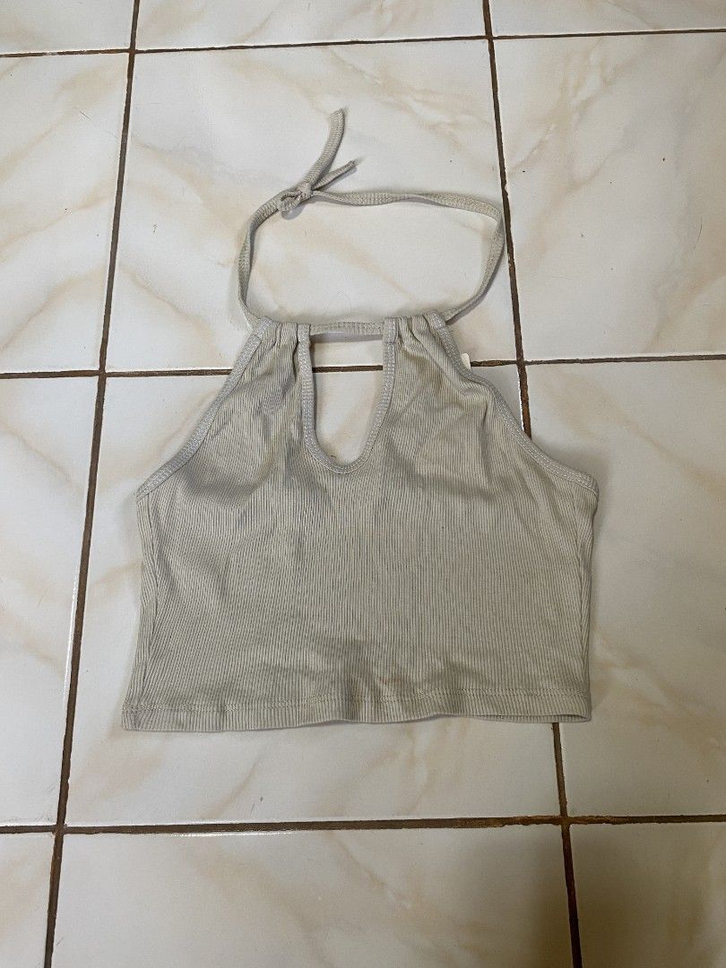 Zara Ribbed Halter Neck Crop Top Beige (Category: Sleeveless) located in Roxas City. Submitted by xyddvs (Listing ID 1458150248, Image 1). Description: .