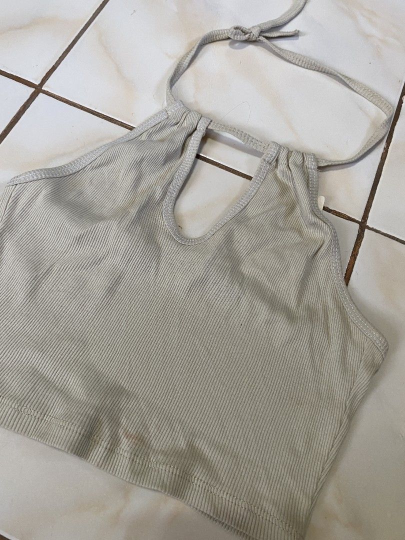 Zara Ribbed Halter Neck Crop Top Beige (Category: Sleeveless) located in Roxas City. Submitted by xyddvs (Listing ID 1458150248, Image 2). Description: .