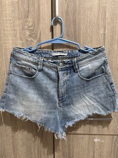 (Category: ) located in . Submitted by bliss23closet (Listing ID 1458246890, Image 1). Description: .