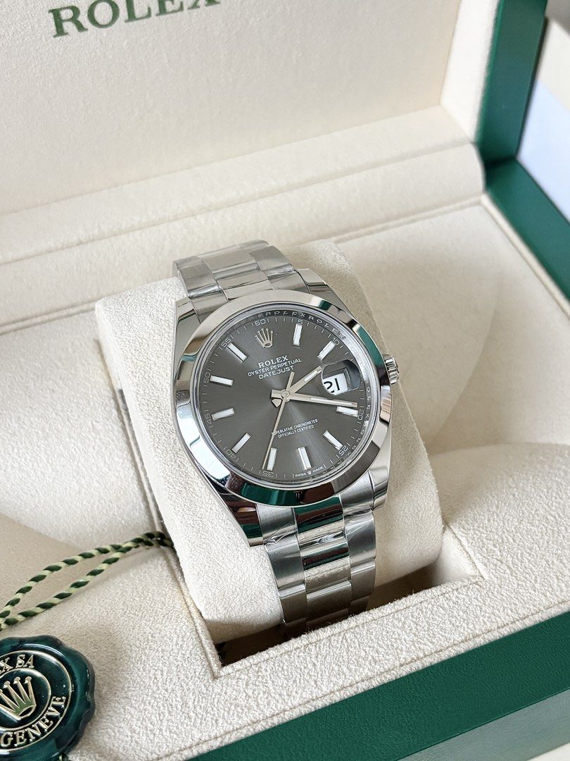 2025 Rolex Datejust 41mm Rhodium Dial Ref. 126300 (Category: Luxury Accessories) located in Paranaque City. Submitted by carlobsantos (Listing ID 1458365598, Image 2). Description: FOR SALE🚨🚨🚨 2025 Rolex Datejust 41mm Rhodium Dial Ref. 126300 -9.9/10 Like New Condition -Foreign AD with International Warranty until 2030 -41mm case size -Cal 3235 Automatic Movement -70hrs Power Reserve -Complete Set Price: P598,000 Meetups in Sucat/Bicutan Parañ