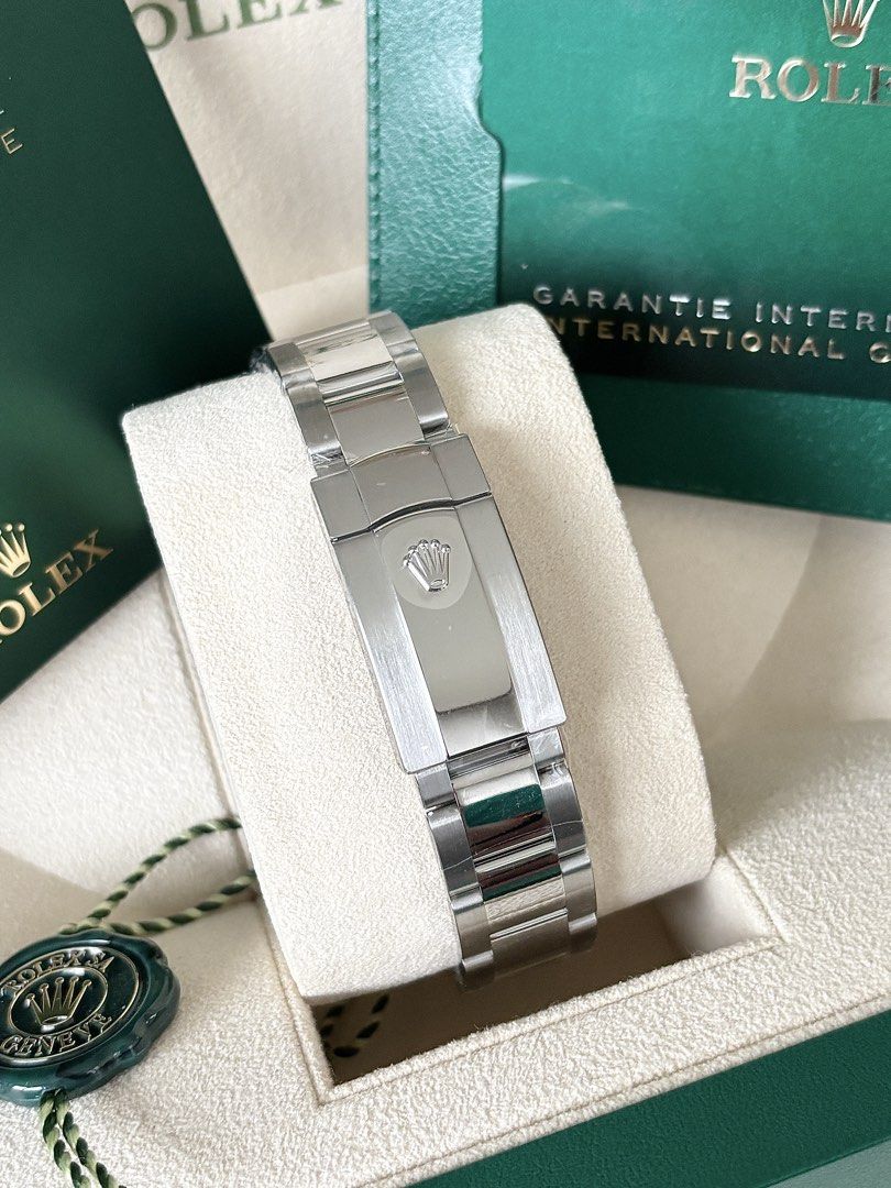 2025 Rolex Datejust 41mm Rhodium Dial Ref. 126300 (Category: Luxury Accessories) located in Paranaque City. Submitted by carlobsantos (Listing ID 1458365598, Image 3). Description: FOR SALE🚨🚨🚨 2025 Rolex Datejust 41mm Rhodium Dial Ref. 126300 -9.9/10 Like New Condition -Foreign AD with International Warranty until 2030 -41mm case size -Cal 3235 Automatic Movement -70hrs Power Reserve -Complete Set Price: P598,000 Meetups in Sucat/Bicutan Parañ