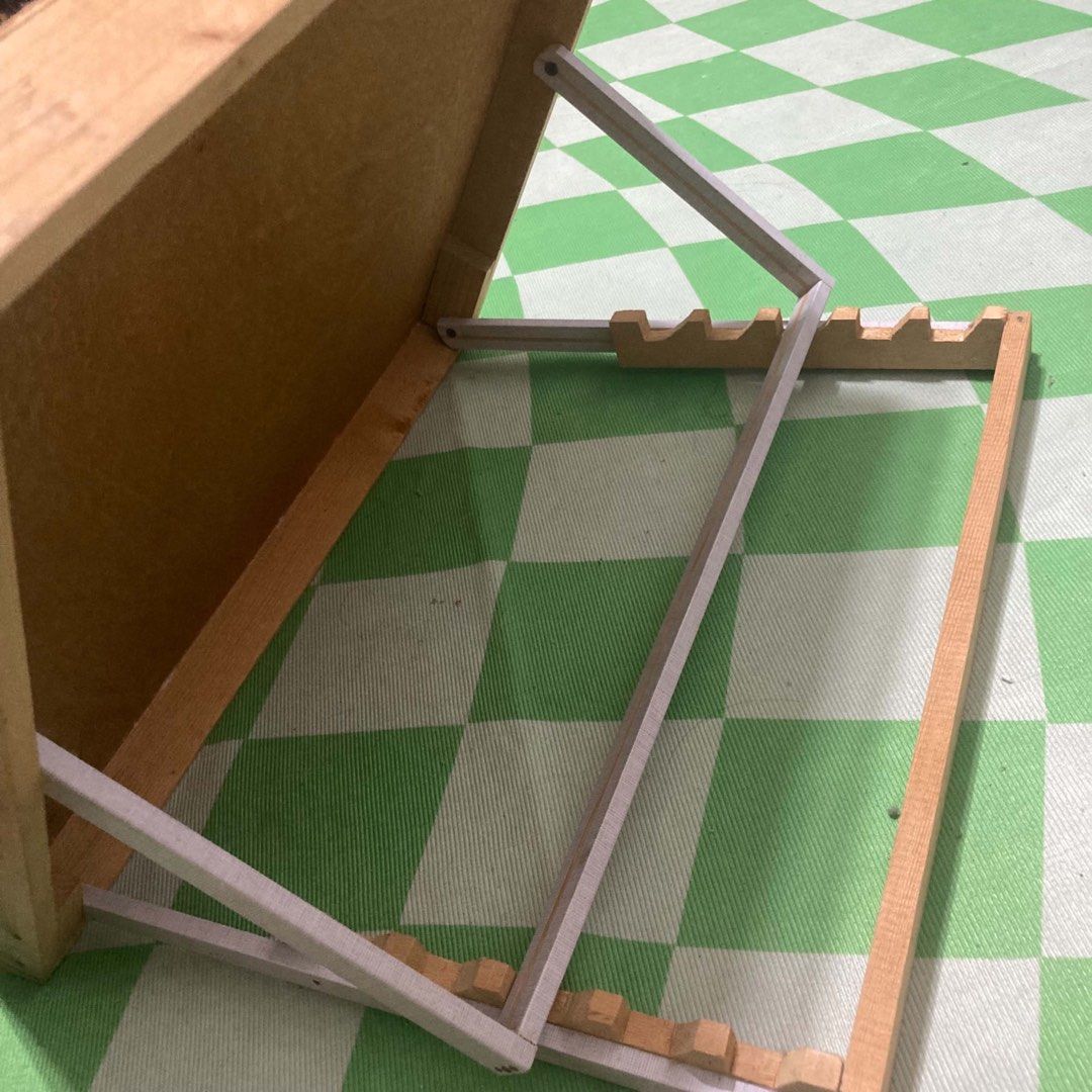 20 x 18 portable drafting board/table (Category: Craft Supplies & Tools) located in Pasig City. Submitted by pollyyesterr (Listing ID 1458450879, Image 2). Description: 20 x 18” portable laminated wooden drafting table NEGOTIABLE ! - doesnt have major issues, matibay - issue is only that it has marker stains, i tried removing the stains but it wont go away )): white marker works to hide them ! - bought this for 2k+ in shapi, sulit price ! - rfs: 