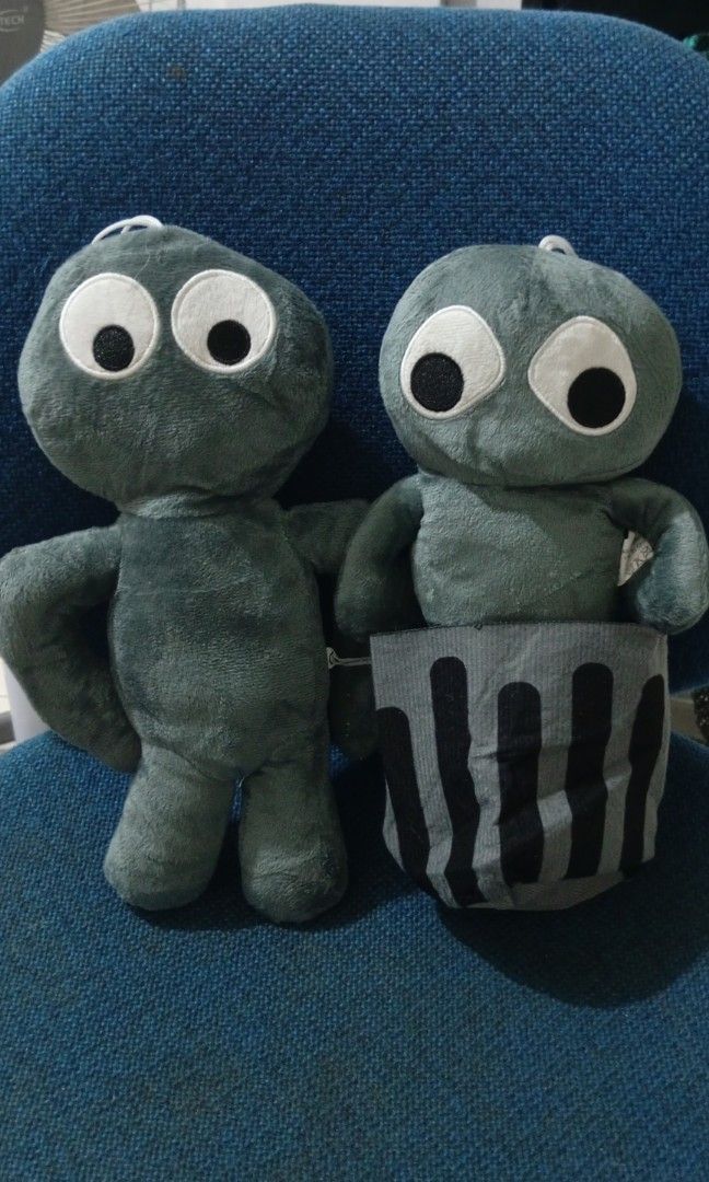 28cm set 2pcs gray Roblox game stuffedtoys (Category: Kids Toys) located in Echague. Submitted by manikaisabelavarietyshop (Listing ID 1458363702, Image 2). Description: 28cm set 2pcs gray Roblox game stuffedtoys.