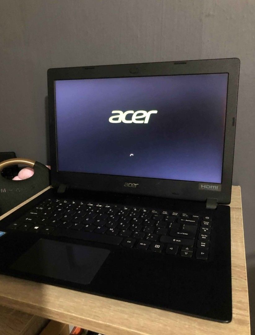Acer Laptop - Windows 11 Home Single Language (Category: Laptops & Notebooks) located in Manila. Submitted by kiyang_15 (Listing ID 1458363127, Image 1). Description: - Acer Laptop - Windows 11 Home Single Language installed - 118 GB Storage - Online support from Acer available need naka charge pag gagamitin.