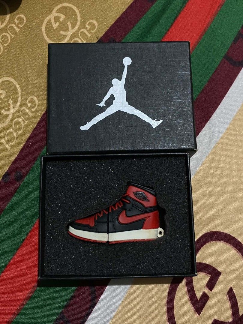 Air Jordan 1 USB Flash Drive (Category: Computer Parts) located in Manila. Submitted by jvdshop (Listing ID 1458427717, Image 1). Description: - Unique Air Jordan 1 USB drive. - Comes in original Jordan packaging. - Shoe detaches to reveal the USB connector. - Ideal gift for sneakerheads and Jordan enthusiasts. - A stylish and functional collectible..