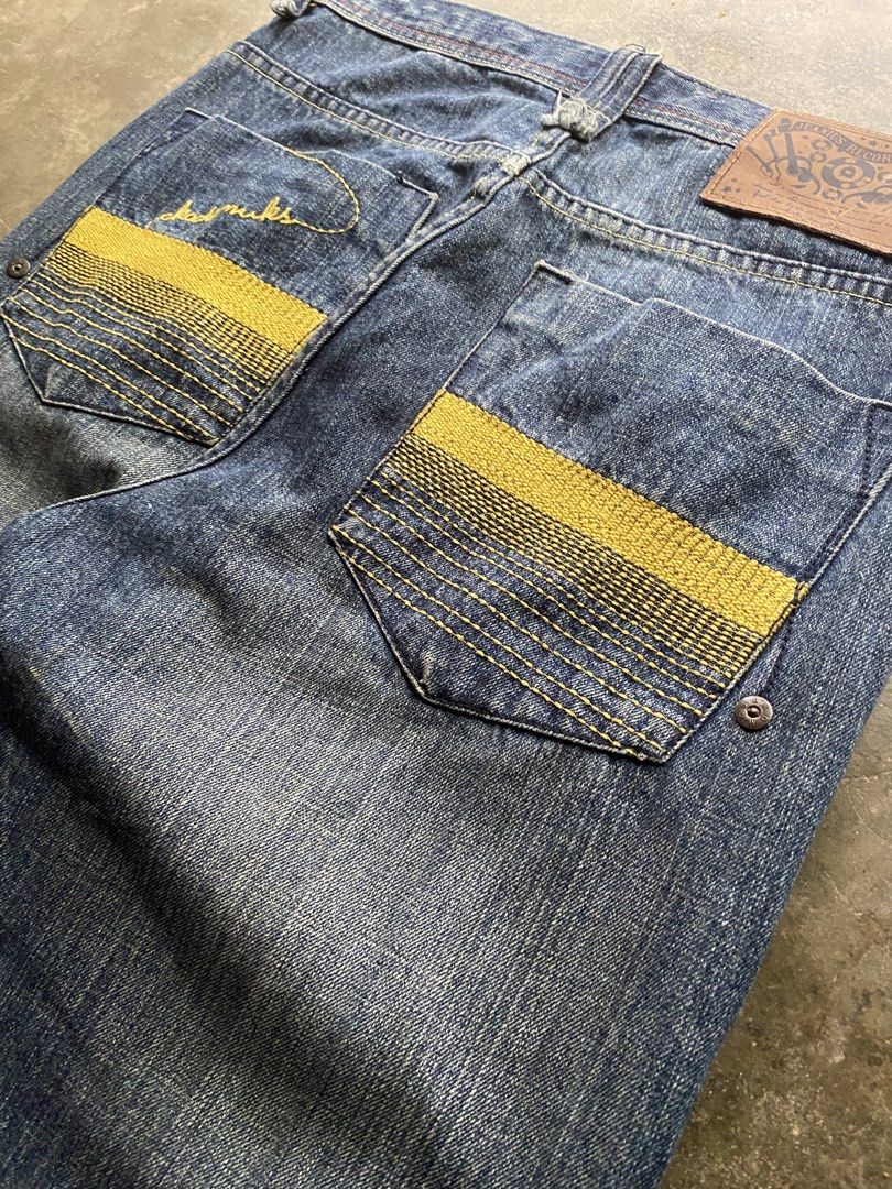 akademiks baggy pants (Category: Jeans) located in Caloocan City. Submitted by remythrift (Listing ID 1458349338, Image 2). Description: waist-34 thigh-15 length-39 hem-10.