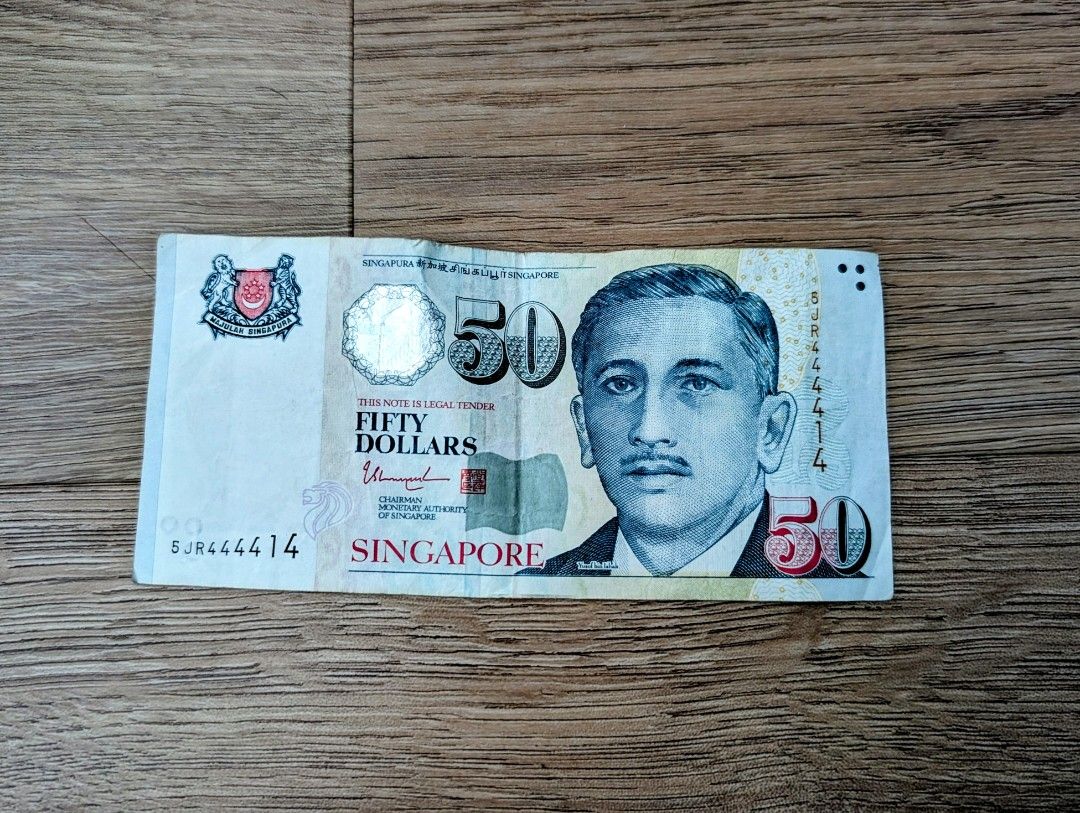 Almost solid Banknote (Category: Vintage Collectibles) located in Singapore. Submitted by solidgood (Listing ID 1458446400, Image 1). Description: Used condition Item has been circulated No Tear and No hole .