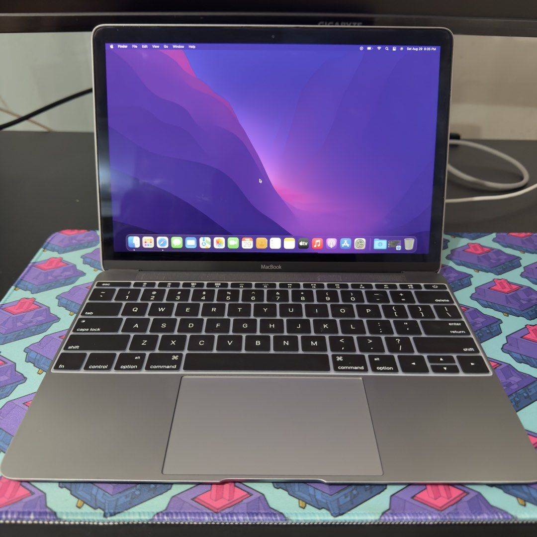 Apple MacBook (Retina, 12-inch, Early 2016) (Category: Laptops & Notebooks) located in Pasig City. Submitted by noblehawk_9e08d3 (Listing ID 1458488124, Image 1). Description: For sale: 2016 12-inch MacBook (A1534) Retina display. Selling at 12,999 only No issues Battery can still lasts up to 2-3 hours when full Still decent for browsing, YouTube and documents Some dents but doesn’t affect the performance Very presentable no hard scratches Unit o