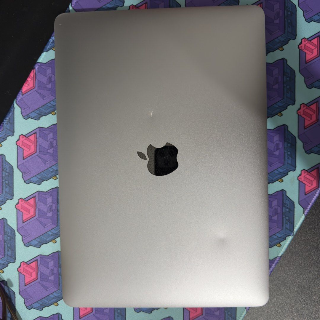Apple MacBook (Retina, 12-inch, Early 2016) (Category: Laptops & Notebooks) located in Pasig City. Submitted by noblehawk_9e08d3 (Listing ID 1458488124, Image 3). Description: For sale: 2016 12-inch MacBook (A1534) Retina display. Selling at 12,999 only No issues Battery can still lasts up to 2-3 hours when full Still decent for browsing, YouTube and documents Some dents but doesn’t affect the performance Very presentable no hard scratches Unit o