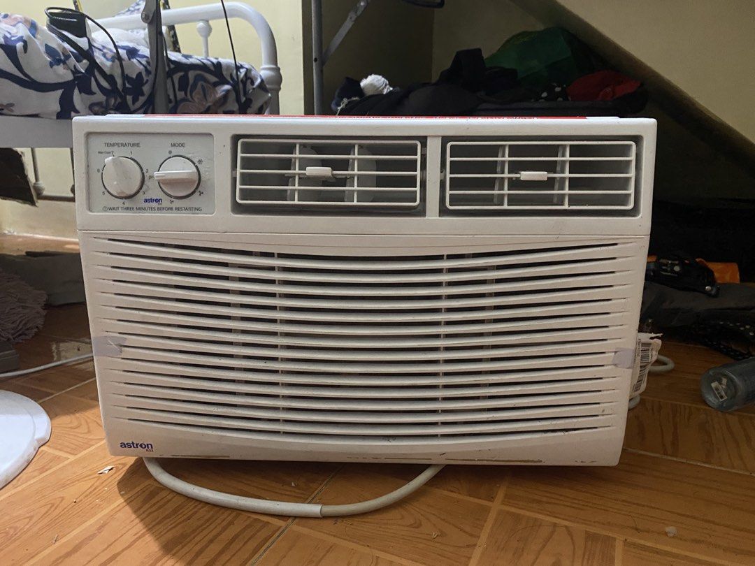 Astron 1HP Window Type Aircon (Category: Air Conditioning and Heating) located in Manila. Submitted by thegrocerynook (Listing ID 1458328678, Image 1). Description: FOR SALE: 1HP ASTRON AIRCON INVERTER (No remote) Still under warranty Bought last May 2026 Original Price: ₱11K No issues No box but like new Never repaired RFS: Need funds for school Location: Luzon Ave, QC.